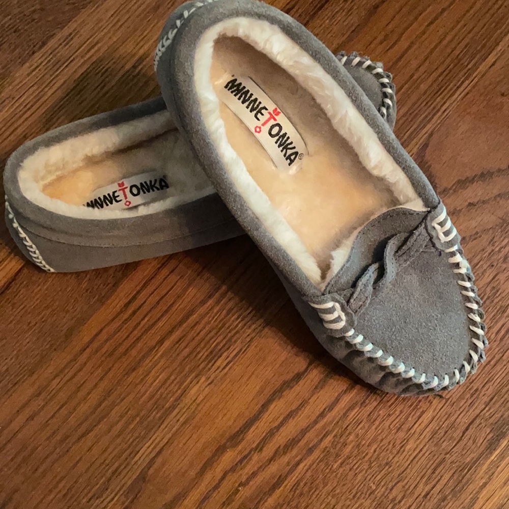 Minnetonka Slippers